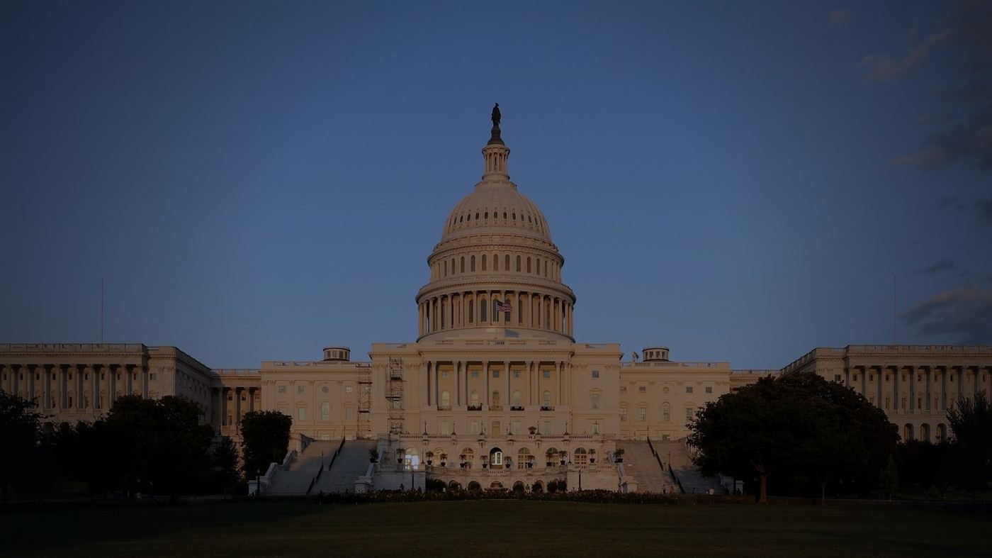 El Capitolio de Estados Unidos en Washington DC al atardecer