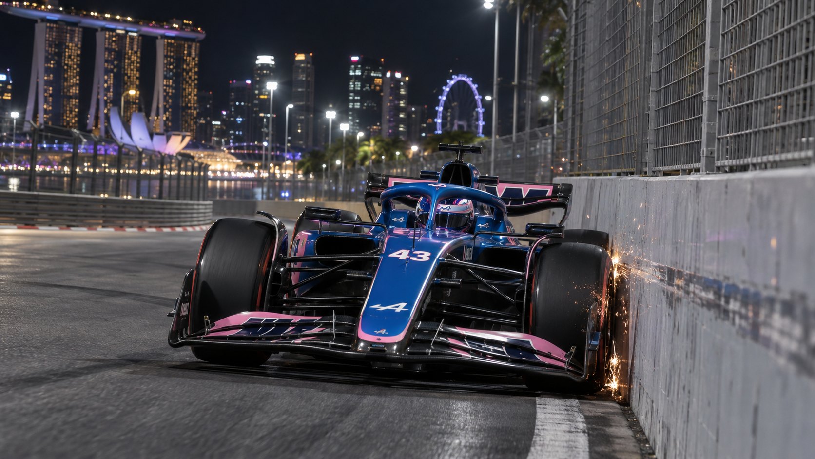 Ilustración editorial generada con IA: un Alpine de Fórmula 1 azul y rosa con el número 43 roza con las ruedas derechas el muro de contención de una curva del circuito callejero de Marina Bay de noche, con chispas y los rascacielos de Singapur iluminados al fondo; no es una fotografía del toque de Colapinto.