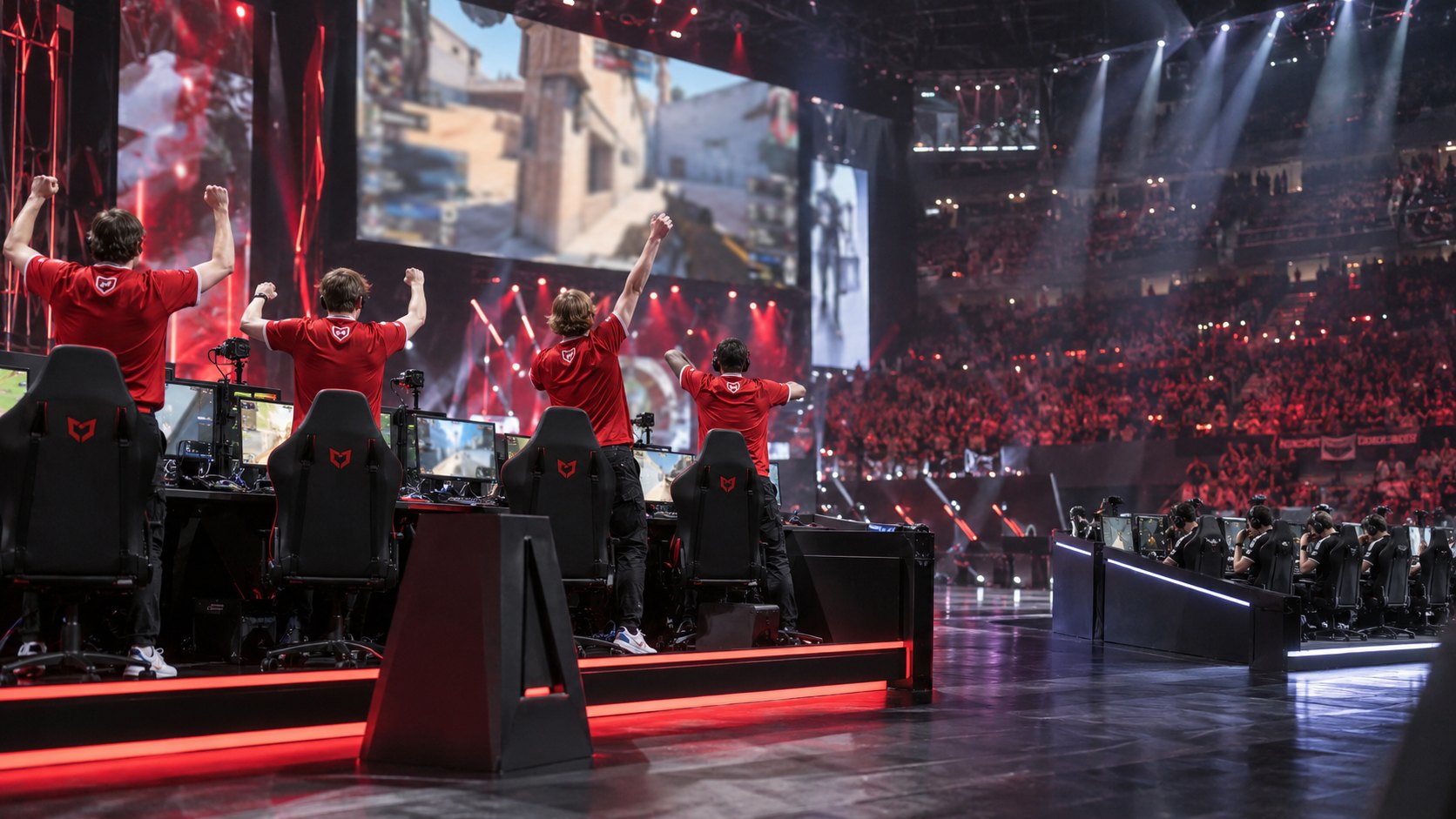Ilustración editorial generada con IA: jugadores de MOUZ con camisetas rojas, de espaldas, celebran de pie con los brazos en alto en sus cabinas del escenario de un torneo de Counter-Strike 2, con la pantalla gigante encendida y el estadio lleno al fondo; composición conceptual, no es una fotografía del partido.