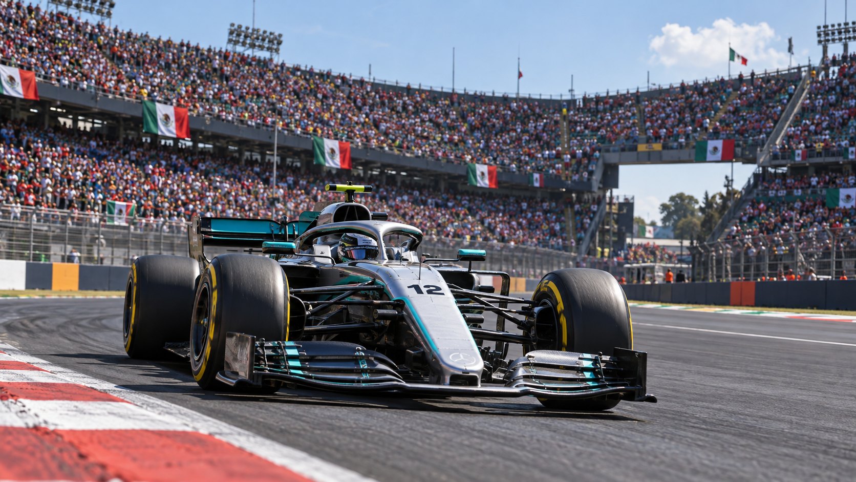 Ilustración editorial generada con IA: un Mercedes de Fórmula 1 plateado y negro con el número 12 dobla en la sección del estadio del Autódromo Hermanos Rodríguez, con tribunas colmadas y banderas de México a pleno sol; composición conceptual, no es una fotografía del Gran Premio.