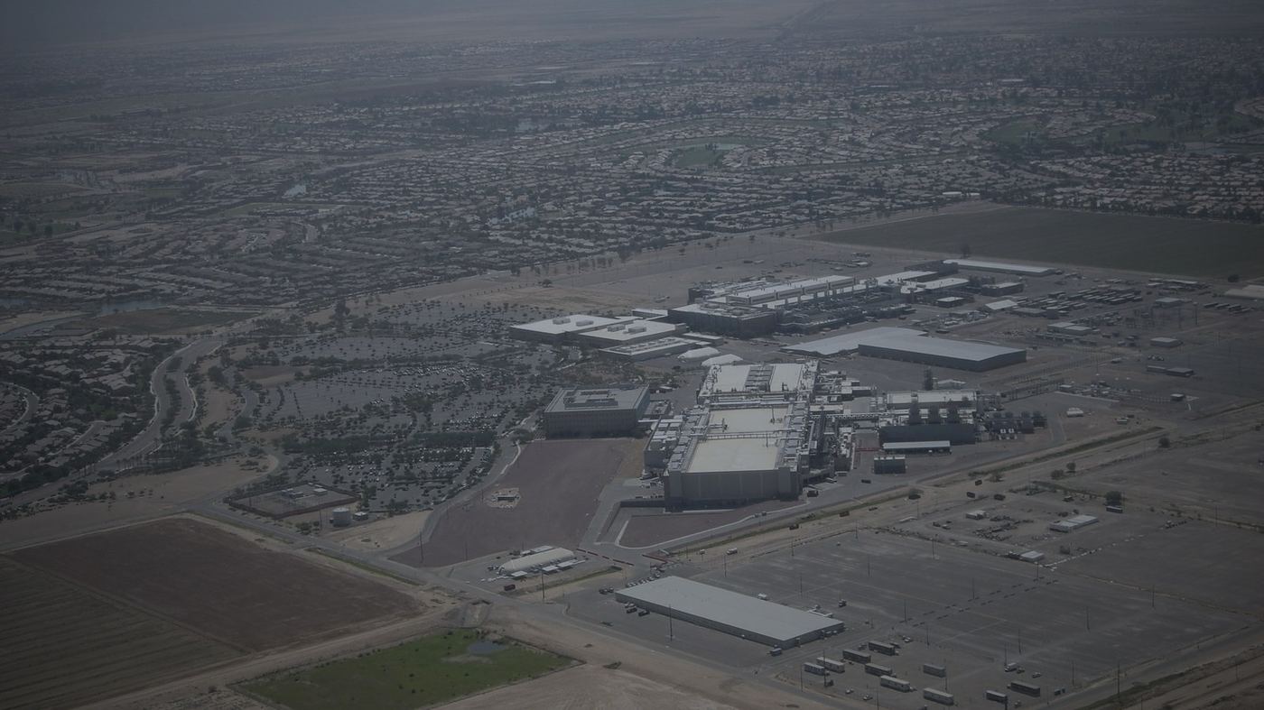 Vista aérea de un complejo de fabricación de semiconductores de Intel en Chandler, Arizona